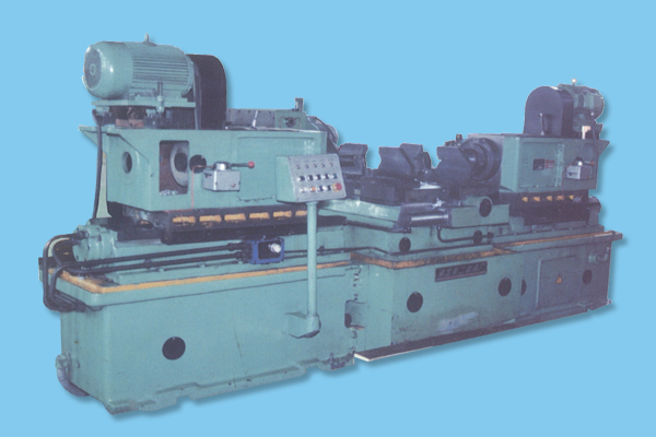 農用(yong)車左右(yòu)半軸套(tao)管加工(gong)組合機(ji)床